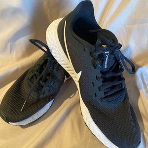 Mens Nike Revolution Running Shoe